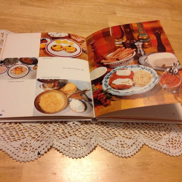 Vintage Recipes of the famous Petite Marmite cookbook - Picture 3 of 15